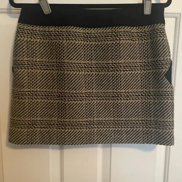 Karen Millen 100% Wool Mini Skirt Size US 6 - Picture 3 of 9